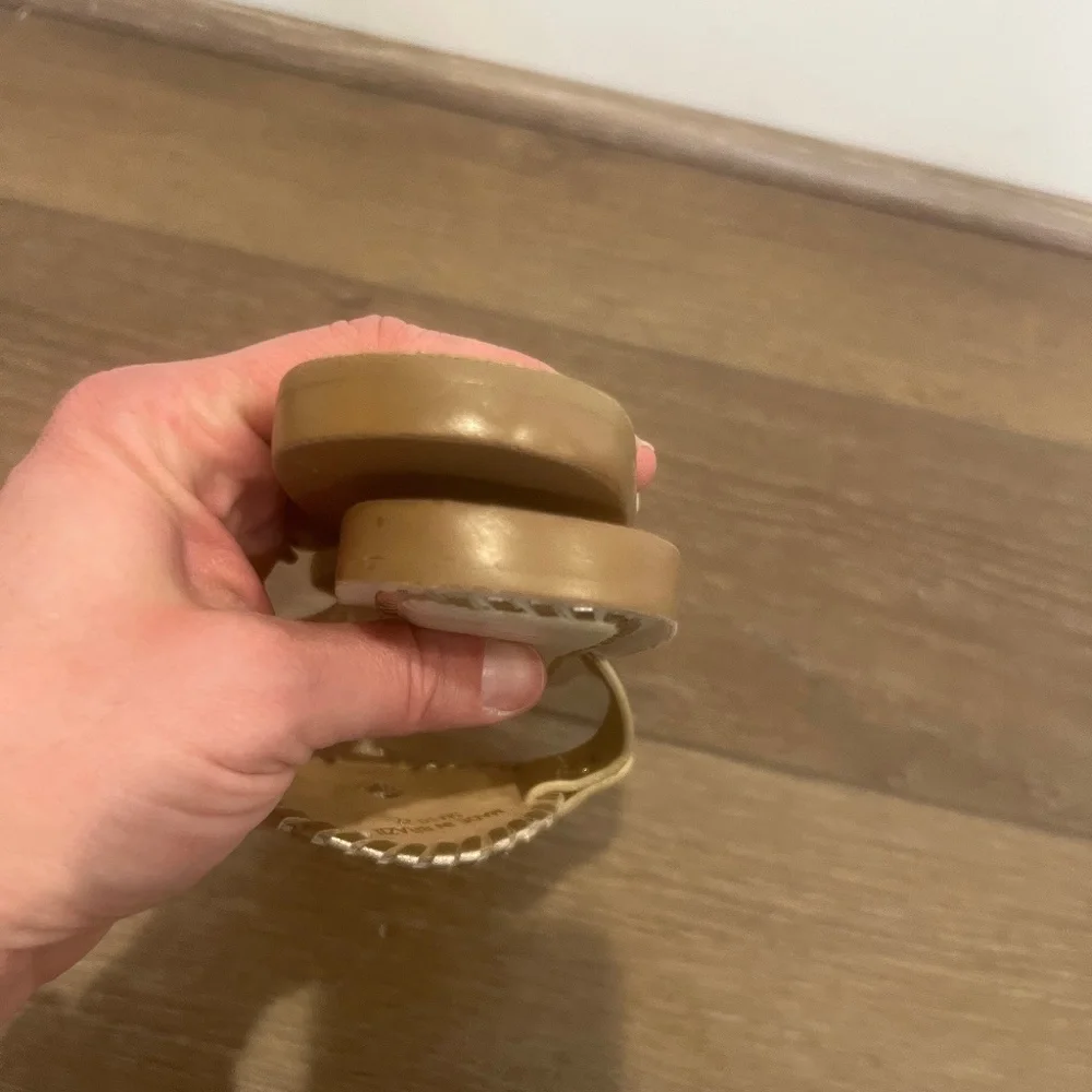 Jack Rogers Collins Flat Leather Sandals, Off-White and Gold, Size 5, Like New - Picture 8 of 8